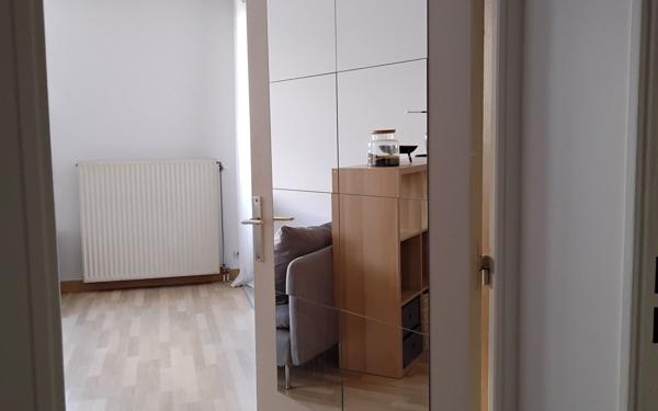 Appartement à louer    1 pièce • 33,50 m2 Massy