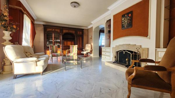 Grand maison d'artisan