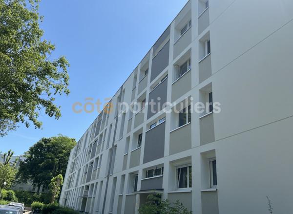 Vente
                Appartement67,6 m² - 4 Pièces -
                    CROSNE (91560)