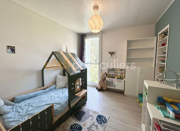 Vente
                Appartement67,6 m² - 4 Pièces -
                    CROSNE (91560)
