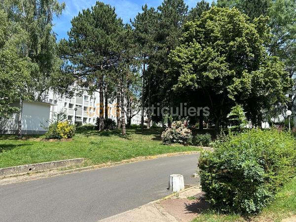 Vente
                Appartement67,6 m² - 4 Pièces -
                    CROSNE (91560)