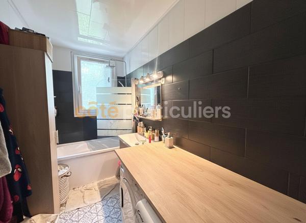 Vente
                Appartement67,6 m² - 4 Pièces -
                    CROSNE (91560)