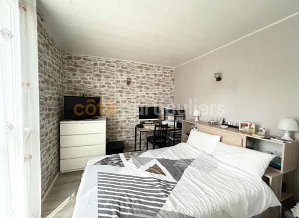 Vente
                Appartement67,6 m² - 4 Pièces -
                    CROSNE (91560)