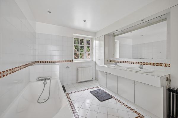 Vente Maison de luxe Garches 10 Pièces 340 m²