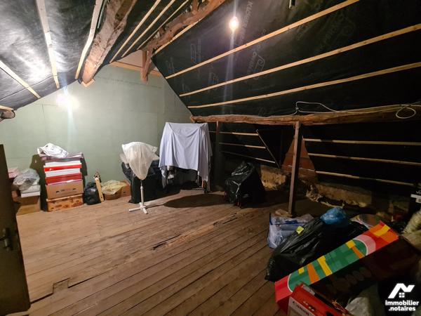 YVETOT,  maison divisée en 2 logements loués, 2 garages, terrain