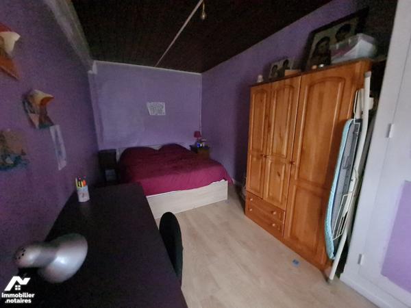 YVETOT,  maison divisée en 2 logements loués, 2 garages, terrain