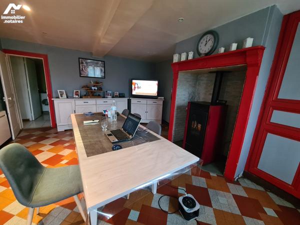 YVETOT,  maison divisée en 2 logements loués, 2 garages, terrain