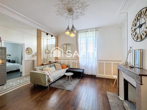 Opportunité rare pour cette maison de ville avec dépendances