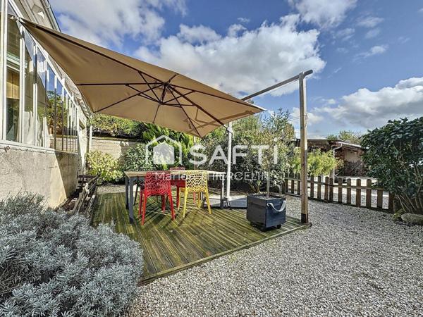 Opportunité rare pour cette maison de ville avec dépendances