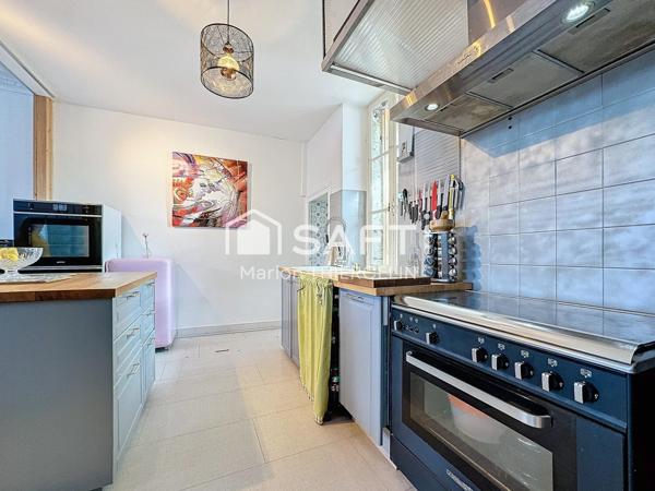 Opportunité rare pour cette maison de ville avec dépendances