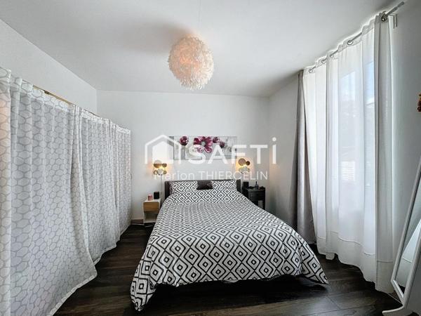 Opportunité rare pour cette maison de ville avec dépendances