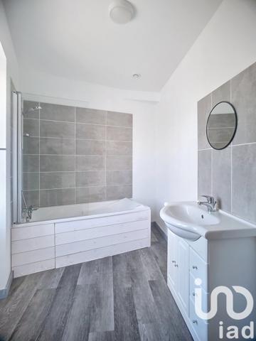 Immeuble à vendre 323 m² Essarts-en-Bocage