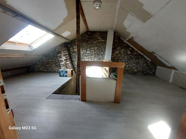 TOURS Quartier Strasbourg: Maison 8 pièces, avec une cour, un garage et 1 parking