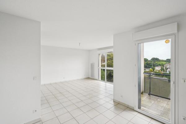 Appartement T3 de 68m² avec balcon et deux parkings à Floirac