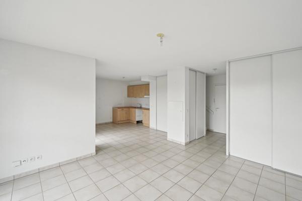 Appartement T3 de 68m² avec balcon et deux parkings à Floirac