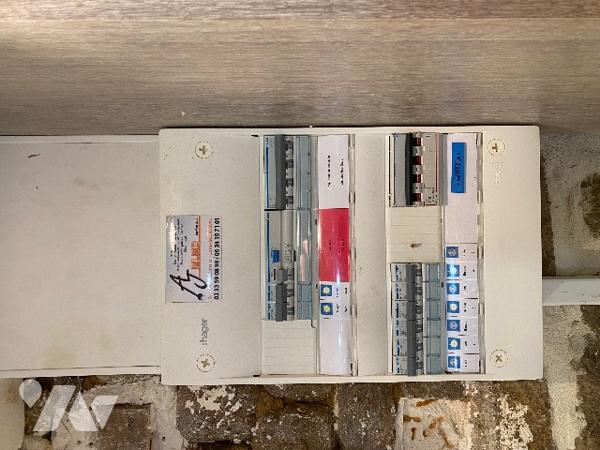 Maison principale d’env. 177 m² avec dépendances sur un terrain de 5.790 m².