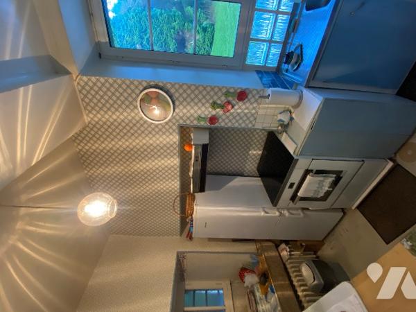 Maison principale d’env. 177 m² avec dépendances sur un terrain de 5.790 m².