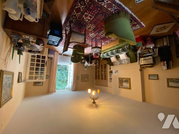 Maison principale d’env. 177 m² avec dépendances sur un terrain de 5.790 m².