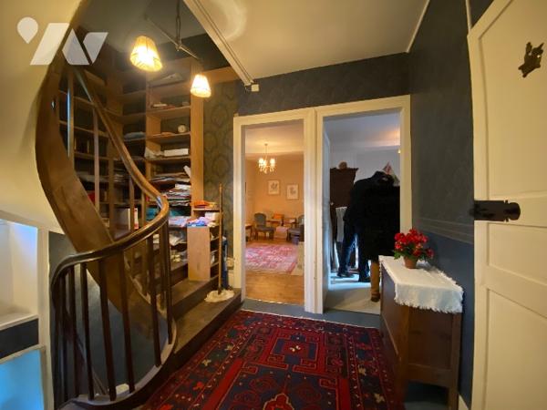 Maison principale d’env. 177 m² avec dépendances sur un terrain de 5.790 m².