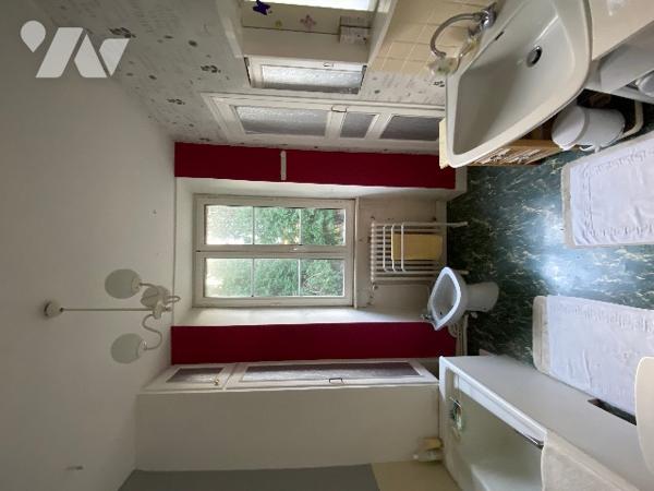 Maison principale d’env. 177 m² avec dépendances sur un terrain de 5.790 m².