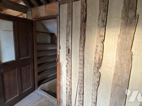 Maison principale d’env. 177 m² avec dépendances sur un terrain de 5.790 m².