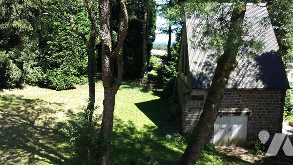 Maison principale d’env. 177 m² avec dépendances sur un terrain de 5.790 m².