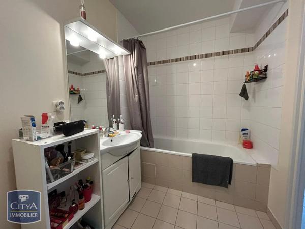Appartement à louer 2 pièces 37.9m² Chartres (28000)