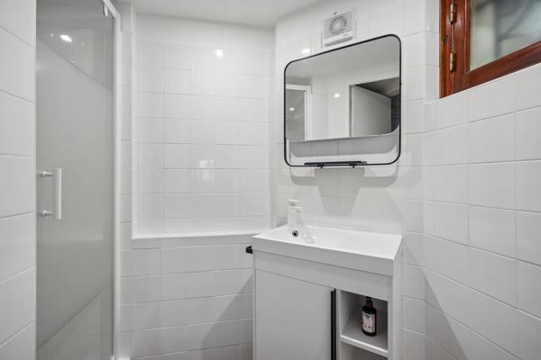 Vente                                                      Maison
                        
                     7 pièces                      210 m2                     à Le Pecq