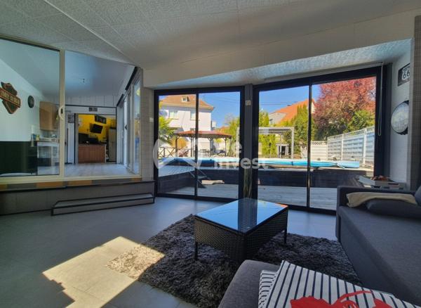Maison 6 pièces avec dépendances et piscine