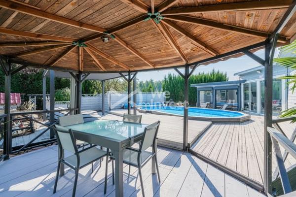 Maison 6 pièces avec dépendances et piscine