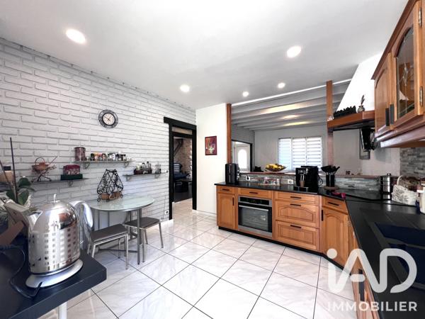Maison à vendre 7 pièces 143 m² Paray-Vieille-Poste