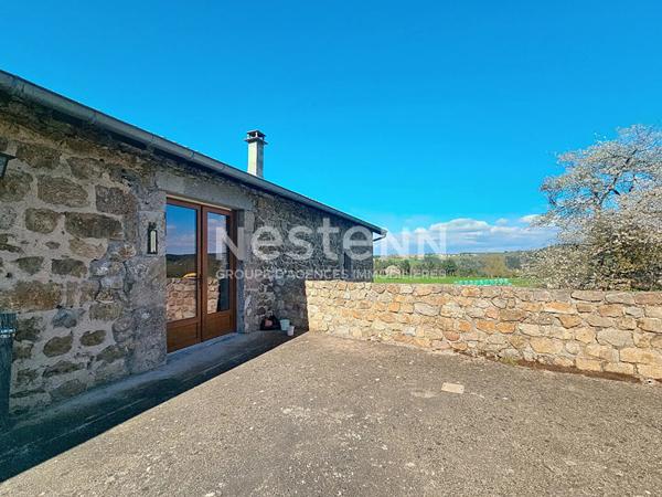 EXCLUSIVITE ! Ancien corps de ferme avec dépendances sur plus de 2000 m 2 de terrain sur Yssingeaux