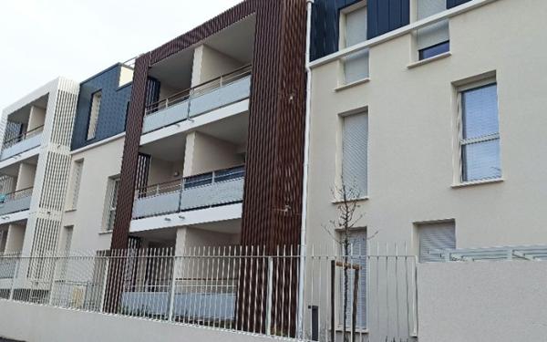 Appartement à louer    1 pièce •  Vitrolles