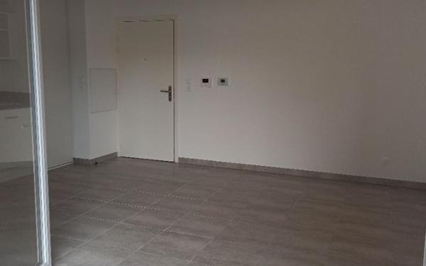 Appartement à louer    1 pièce •  Vitrolles