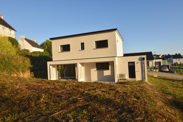 Maison à PLONEVEZ-PORZAY, 29550 - 4 pièces 102m²