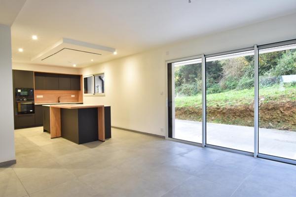 Maison à PLONEVEZ-PORZAY, 29550 - 4 pièces 102m²