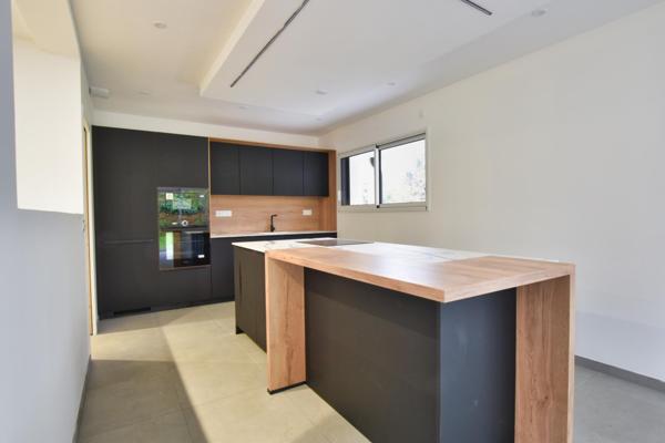 Maison à PLONEVEZ-PORZAY, 29550 - 4 pièces 102m²