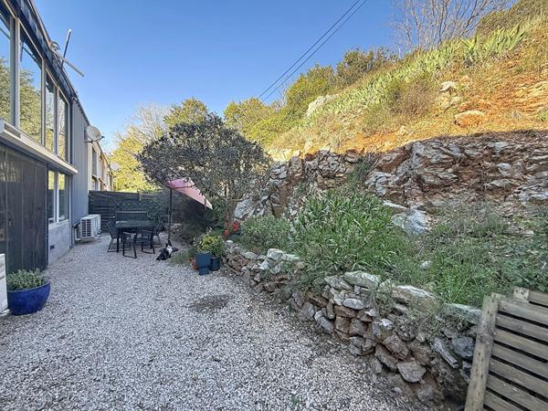 Loft Barjols 6 pièces 360 m2 au calme