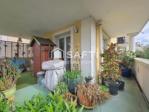 Appartement 4 Pièces avec Terrasse et Vue Dégagée à Villeneuve-la -garenne