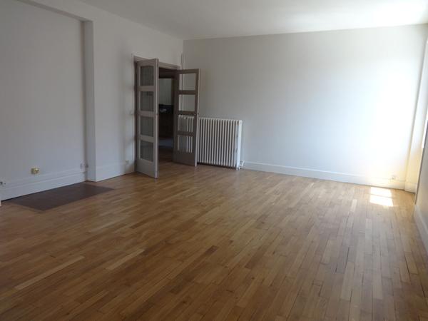 Centre-ville de Vire, appartement F3 de 104 m² rénové