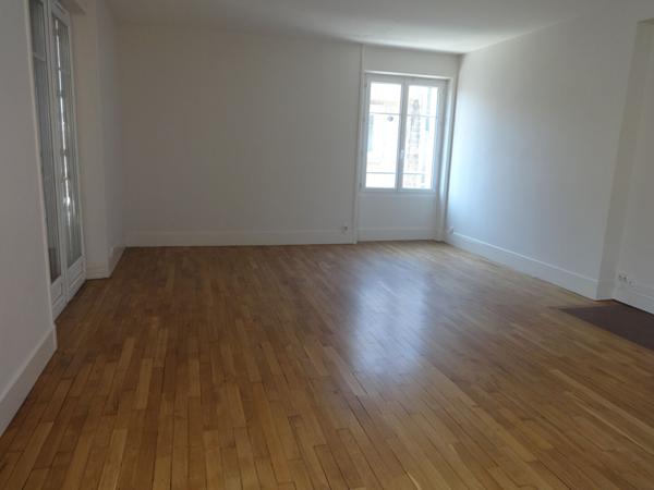 Centre-ville de Vire, appartement F3 de 104 m² rénové