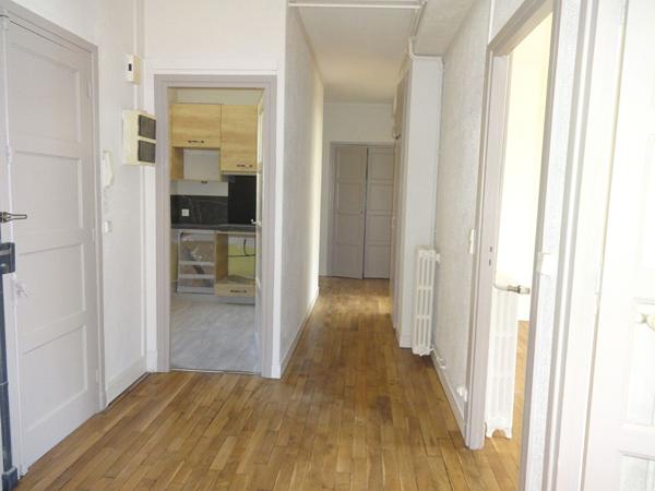 Centre-ville de Vire, appartement F3 de 104 m² rénové