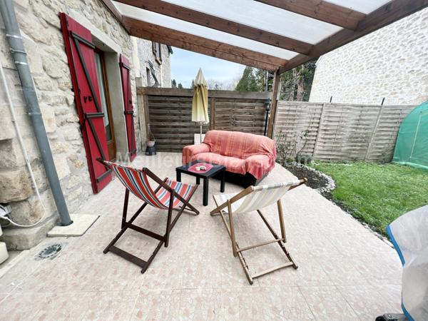 Corps de ferme de 192 m2 avec dépendance et hangar sur terrain de 827 m2