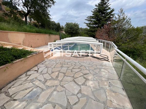 Magnifique propriété sur la commune de LA TRINITE : terrain arboré de 7.000m2 deux maisons surface habitable 186 m2 avec piscine