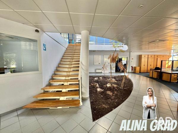 Location bureaux 867 m² Vigny