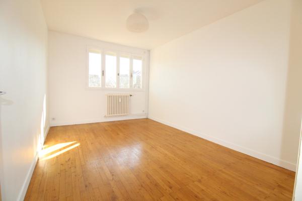 BEL APPARTEMENT LUMINEUX PARC DE MOINE