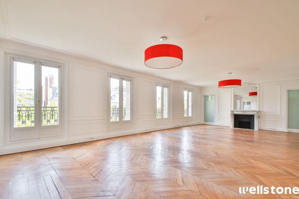 Bureaux à louer à PARIS 75008