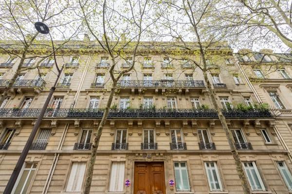 Bureaux à louer à PARIS 75008