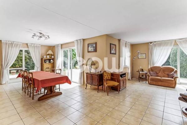 Maison 4 ch Garage double Dépendance 1742 m² Terrain