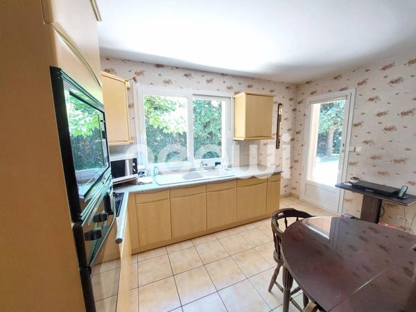 Maison 4 ch Garage double Dépendance 1742 m² Terrain